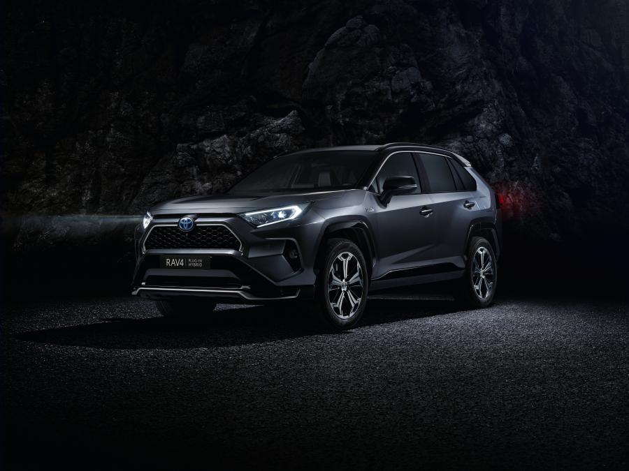  Toyota RAV4 Plug-in Hybrid 2020 года  (WW) (фото 1 из 18)
